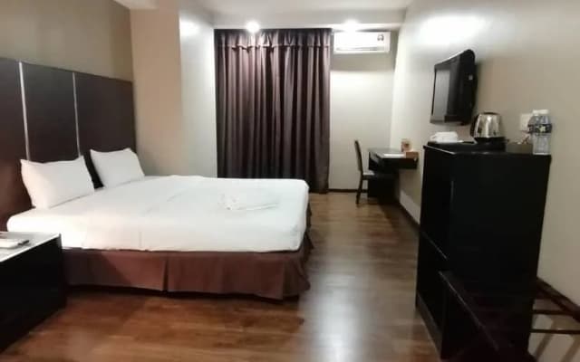 Hotel 17 - photo 2