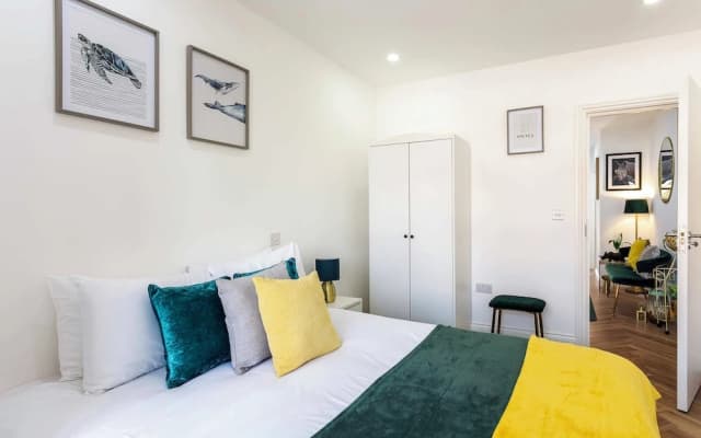 The West London Luxury Apartment - photo 3