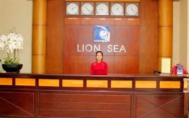 Lion Sea Hotel - photo 2