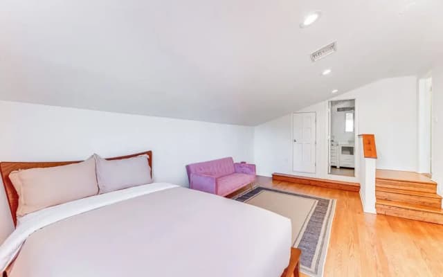 Private Pool, Mtn & Lake View! Los Angeles Home - photo 3
