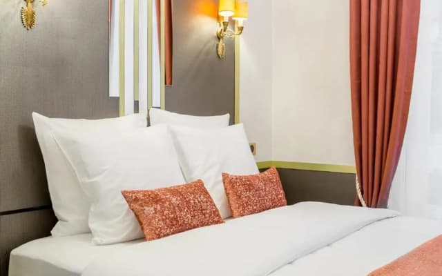 Luxury 2 Bedroom 2 Bathroom With AC -Eiffel Tower - photo 3