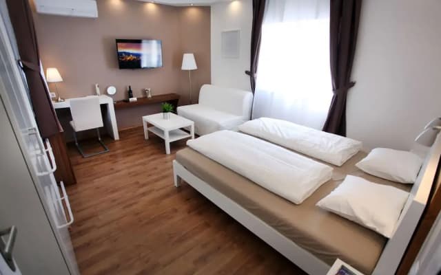 d.Five Premium Studio Szervita Square - photo 5