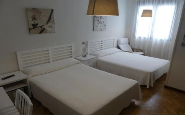 Hostal América - photo 3