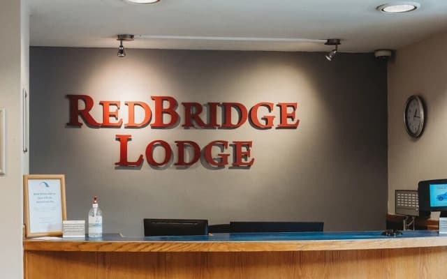 Redbridge Lodge - photo 2