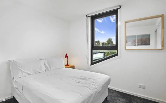Comfortable 2 Bed Stay With Parking - photo 2