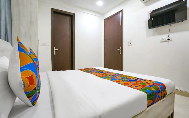FabHotel Premium Rooms - photo 4