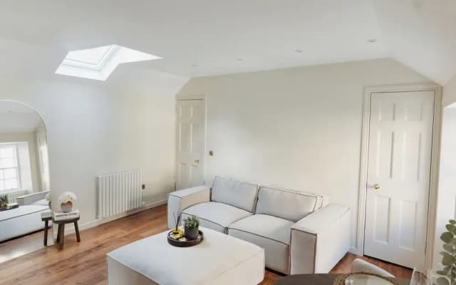 Charming Central Mews Home with Secure Parking - photo 4