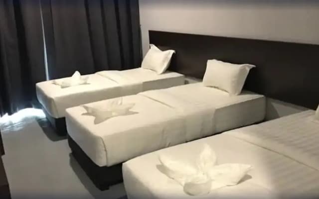 BL Hotel - photo 5