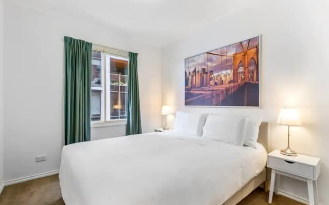 Chic 2-bed Apartment Near Albert Park - photo 2