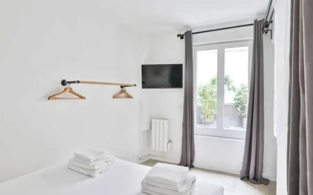 Appartement in the Heart of Paris Jardin du Luxembourg - photo 4