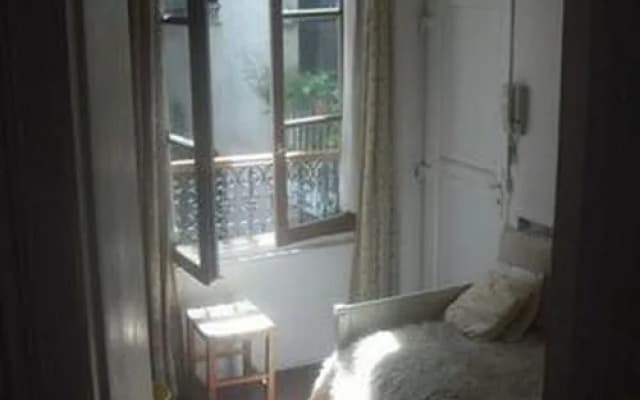 Bed Breakfast Place De Vosges 3 - photo 3
