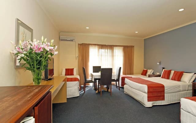 Greensborough Motel - photo 2
