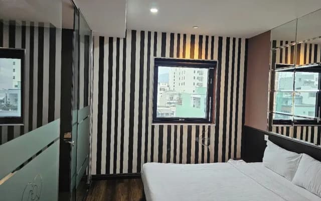 Pink Hotel - photo 3
