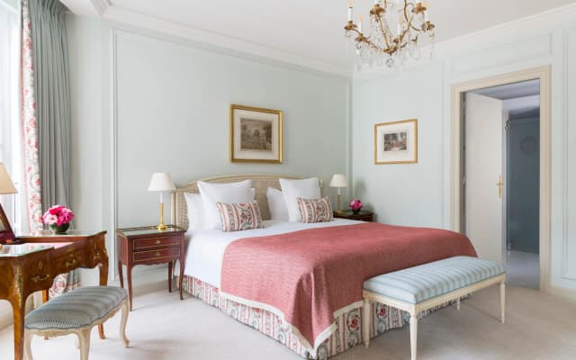 Hotel Le Bristol Paris - photo 4