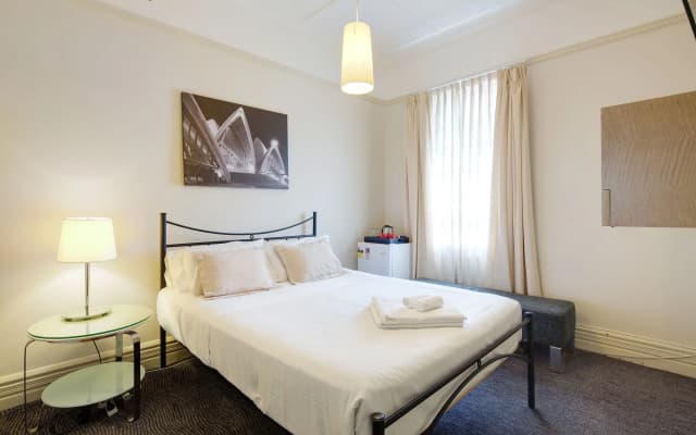 Neutral Bay Lodge - photo 3