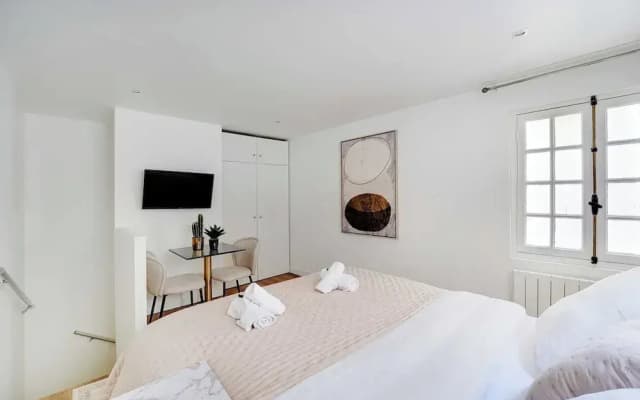 Modern Studio - 2P- Canal Saint Martin - photo 2