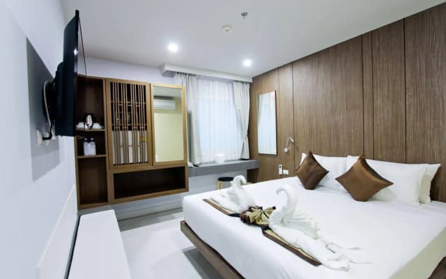 Centro One Patong Hotel - photo 4