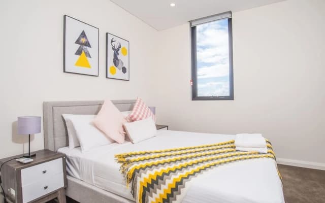 Refreshing 2bed2bath APT in Up&coming Liverpool - photo 4
