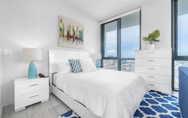 Bluebird Suites Downtown Brickell - photo 4