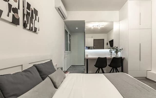 City Center Executive Flat Stadiou - photo 3