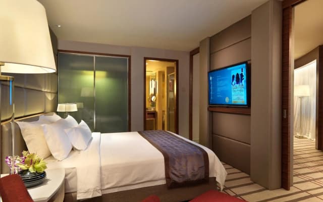 One World Hotel - photo 4