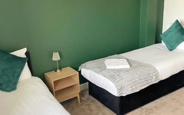 Your Home-from-home - Business & Families - 6 Beds - photo 3