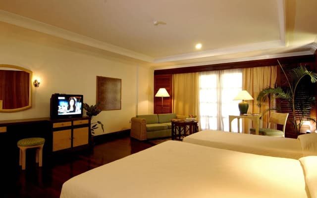 Tiara Labuan Hotel - photo 2