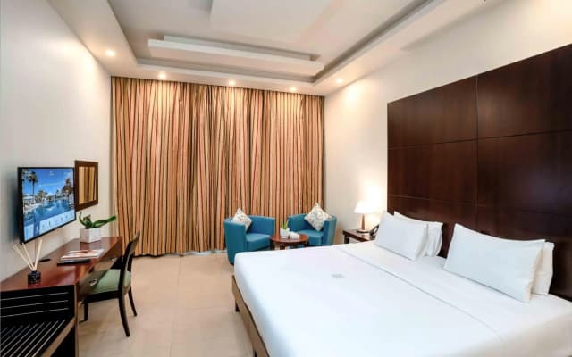 Metropolitan Al Mafraq Hotel - photo 4