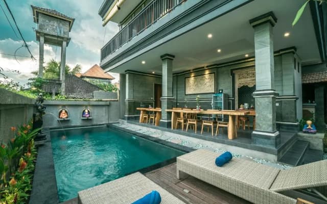 Three Dewi's Guest House - photo 4