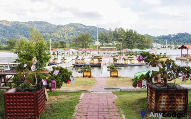 AnyLodge Waterfront Marina Island Pangkor - photo 4