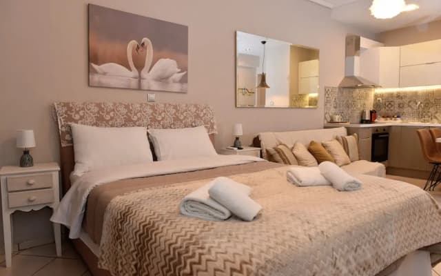 Cozy Apt in the Heart of Athens 8-2 - photo 3