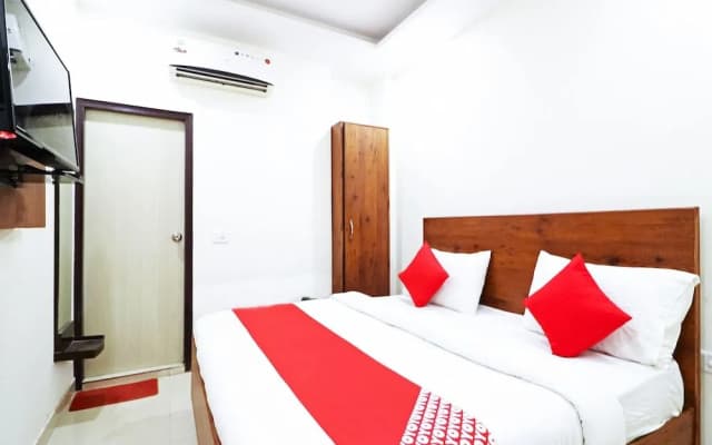 OYO 42622 Admiral Suites - photo 4