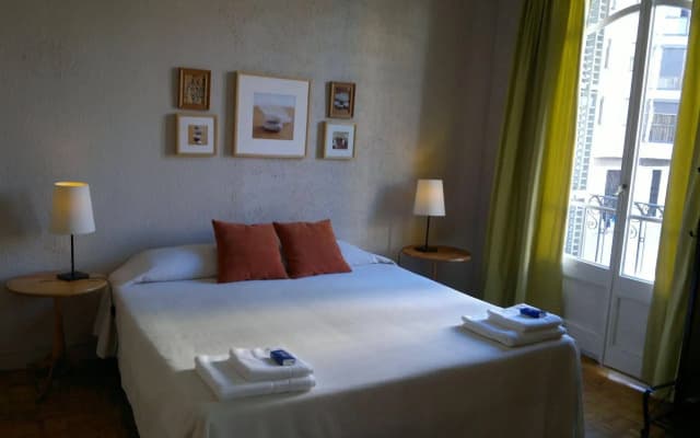 Ally's Guest House Barcelona B&B - photo 3