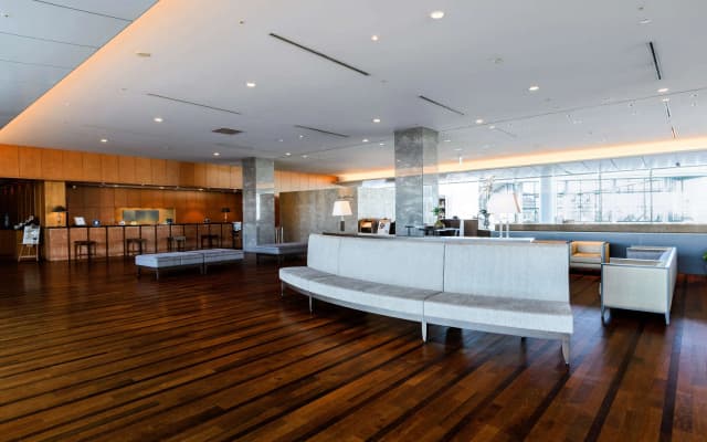 Century Southern Tower Hotel - photo 2