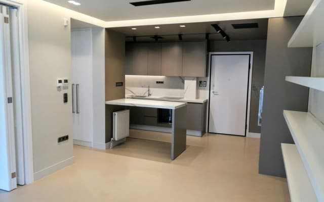 Luxurious Minimal Apartment in Acropolis - photo 2