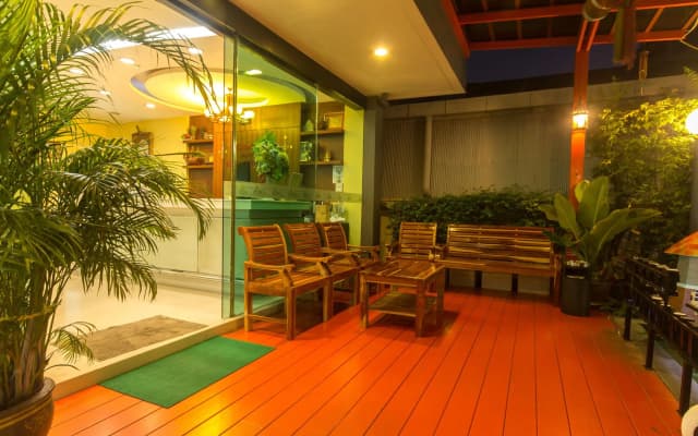 Baan Nilrath Hotel - photo 2