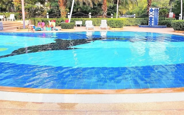 Sea View 1 bed Apartment - photo 4
