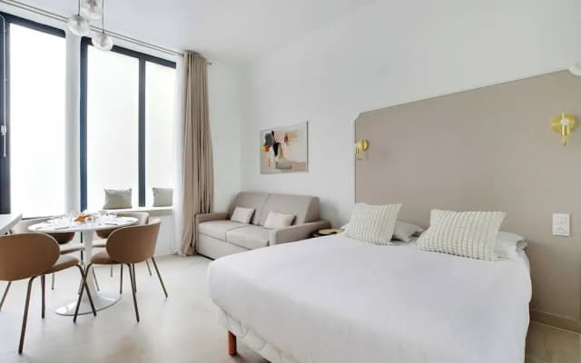 Studio Moderne - AC- 4P- Champ-de-mars - photo 2