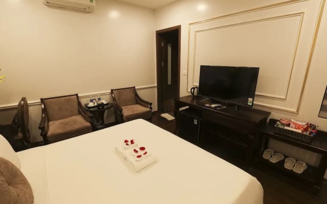Royal Văn Phú Hotel - photo 4