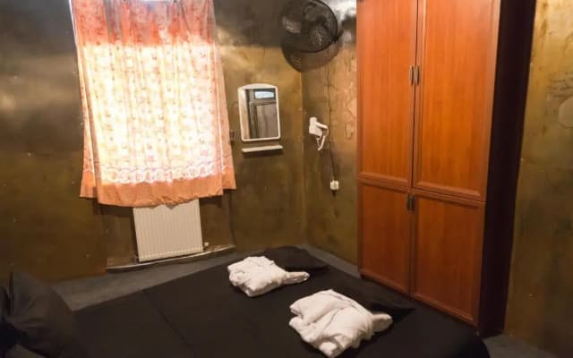 Alcatraz Jail-Hostel - photo 2