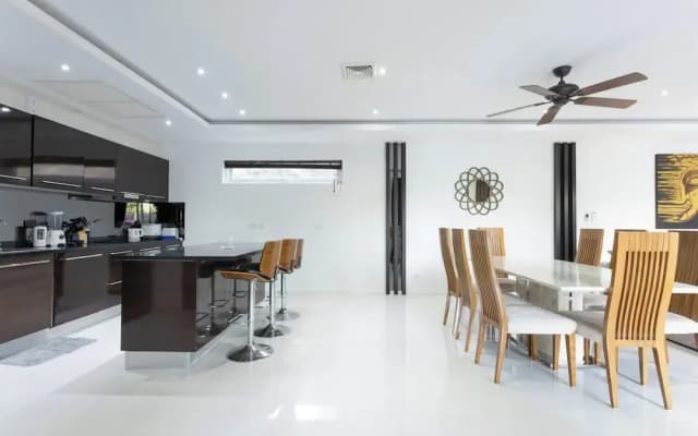 Oceanview 4BR Villa Jacuzzi Escape V180 - photo 4