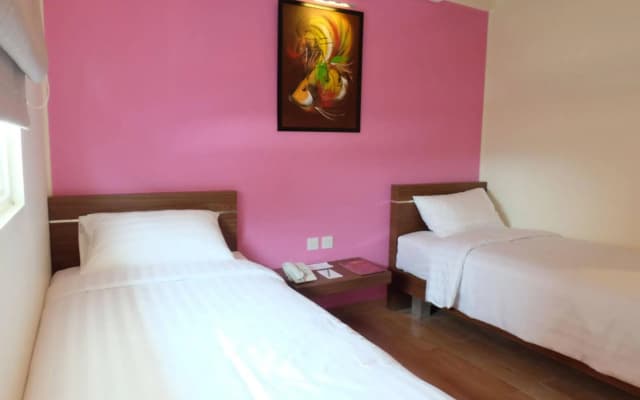 World Hotel - photo 4