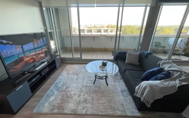 Spacious One Bedroom Apartment- With Large Balcony - photo 2