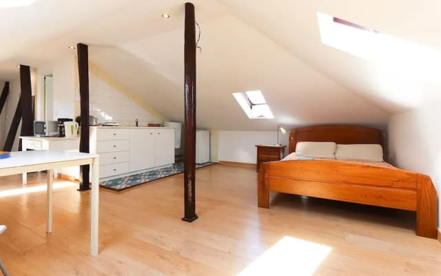 Sunny Attict Loft by Homing - photo 2