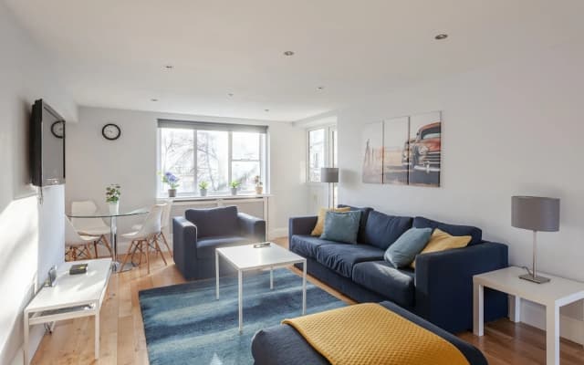 3 Bedrooms Apartment Central London - photo 2