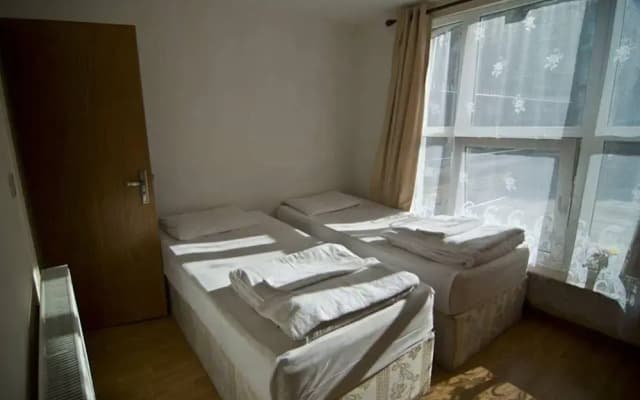 Gloucester Hotel - photo 2