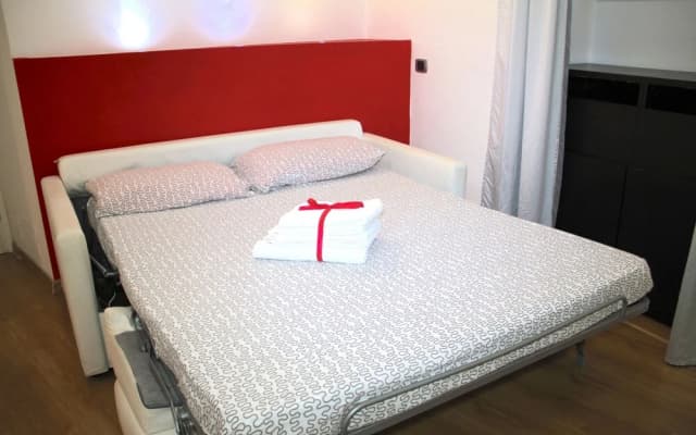 St Peter Square Apartment - photo 4