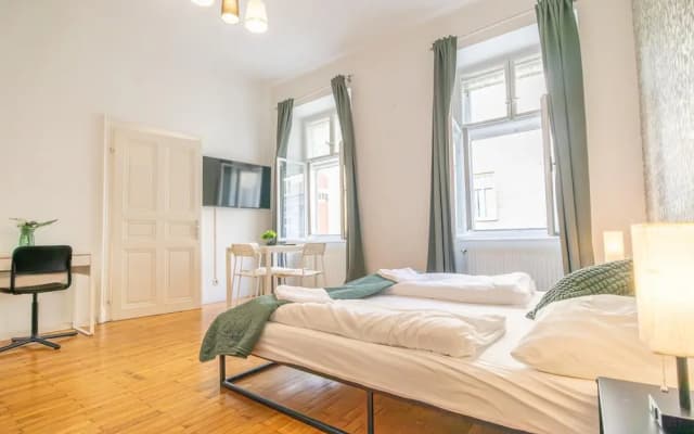 Friendly 2BR Apt- Near Rennweg - photo 3