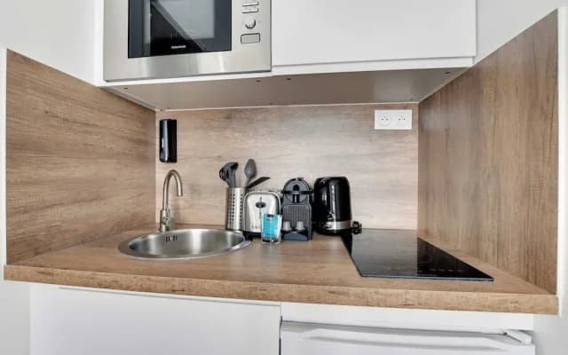 Cosy and Bright Little Apartment - Menilmontant - photo 2