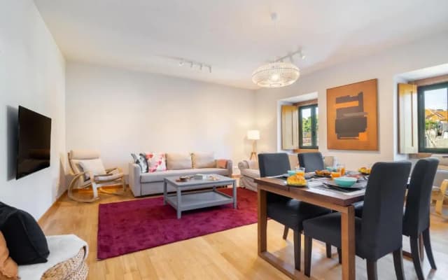 WHome Ajuda 31 Premium w/ Elevator & Parking - photo 2
